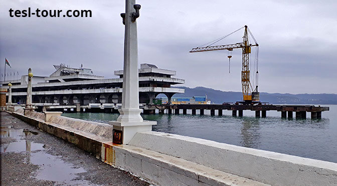 Заброшенный Морской вокзал Сухум и морской порт + пирс
