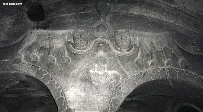 Мистические дуновения пещерного монастыря ГЕГАРДАВАНК: сирены, безликие, львы, драконы, орлы и цепи. Тайны Древней Армении