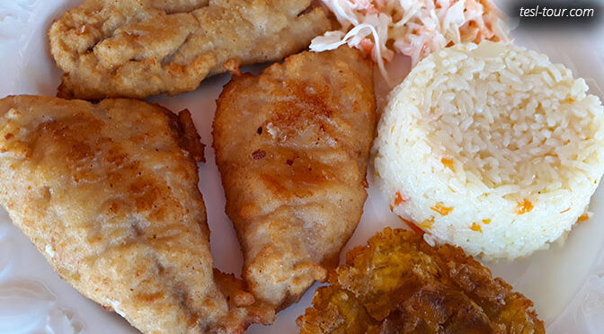 Рыбка «МАРГАРИТКА». Жареная рыба в кляре с рисом и салатом по-венесуэльски